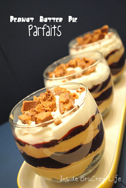 Peanut Butter Pie Parfaits - you just can't resist the layers of peanut butter and chocolate in these fun parfaits