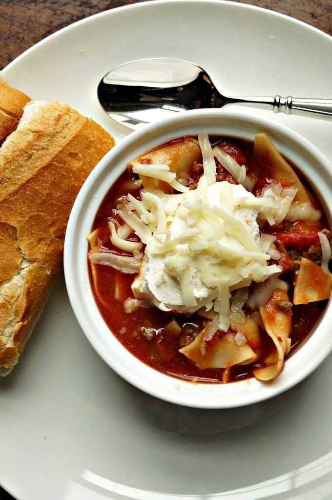 Easy Lasagna Soup: A quick and easy way to enjoy a classic Italian favorite!