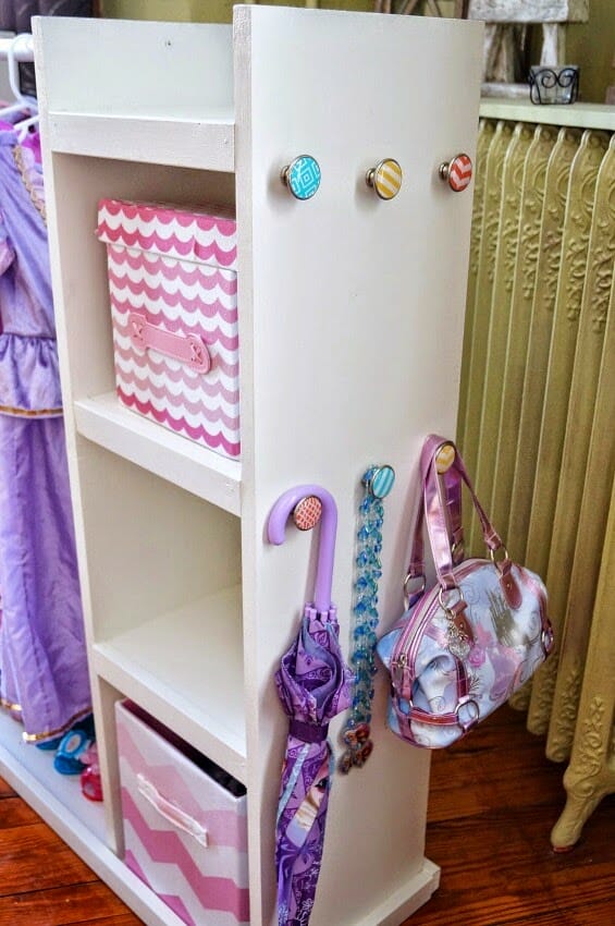 DIY Easy and Inexpensive Dress Up Storage