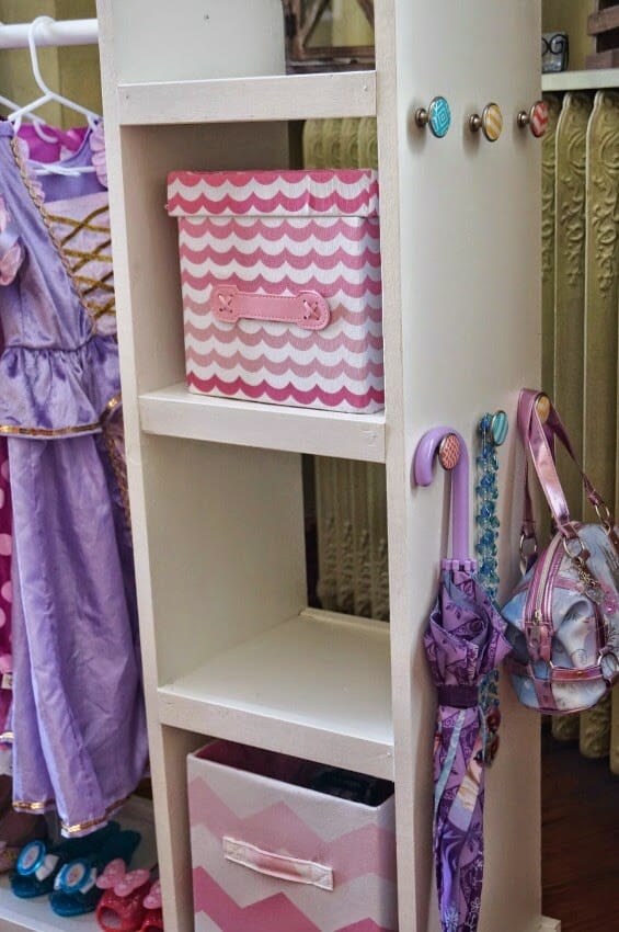 DIY Easy and Inexpensive Dress Up Storage