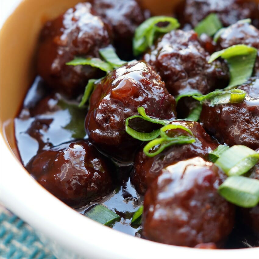 Slow Cooker Sweet and Spicy Cocktail Meatballs